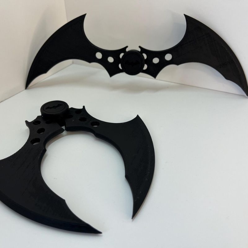 Bat Shaped Folding Batarangs - Image 3
