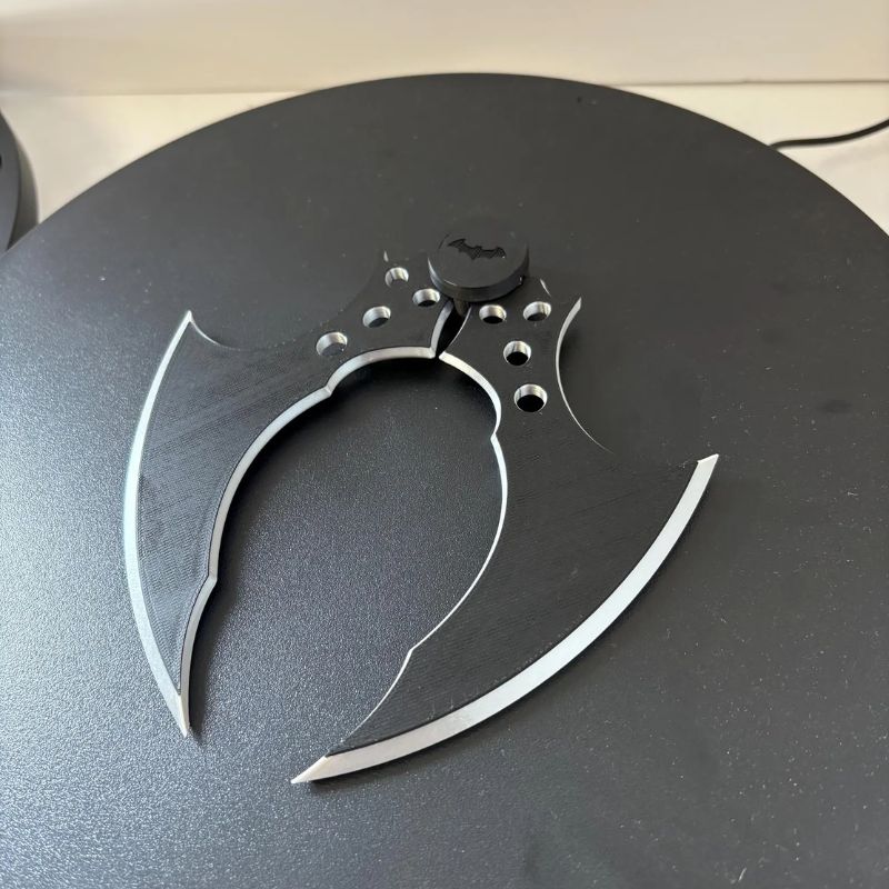 Two-Tone Magnetically Connecting Batarangs (1)