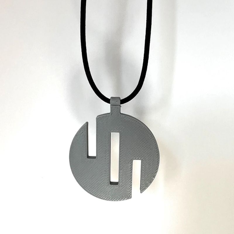 Viltrumite necklace (1)